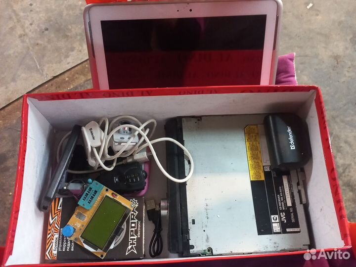 Коробка с хламом