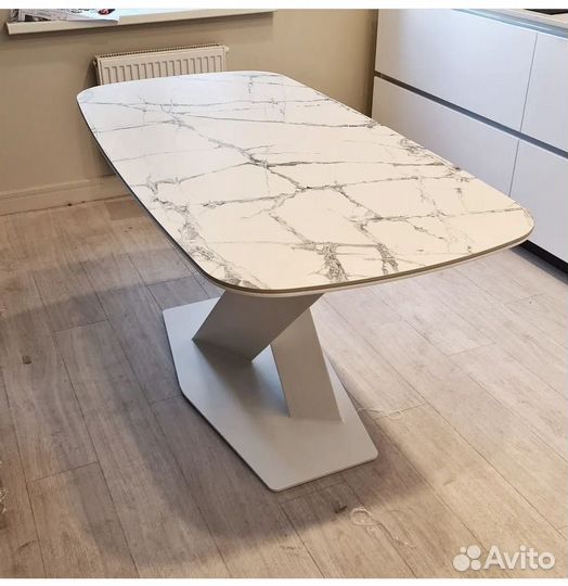 Дизайнерский стол