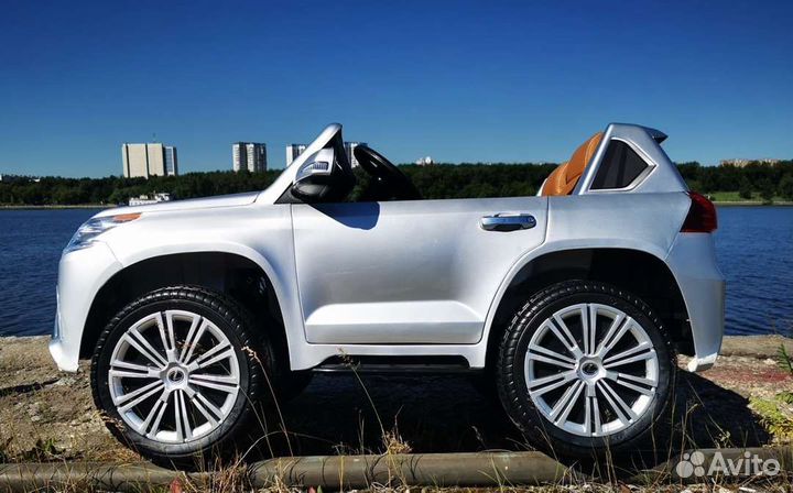 Детский электромобиль Lexus 570