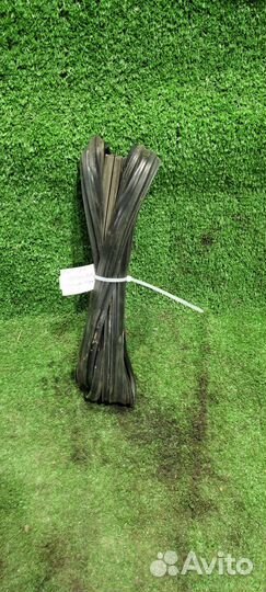 Уплотнитель стекла Lancer 9 зад.R б/у