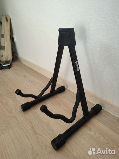 Стойка для гитары