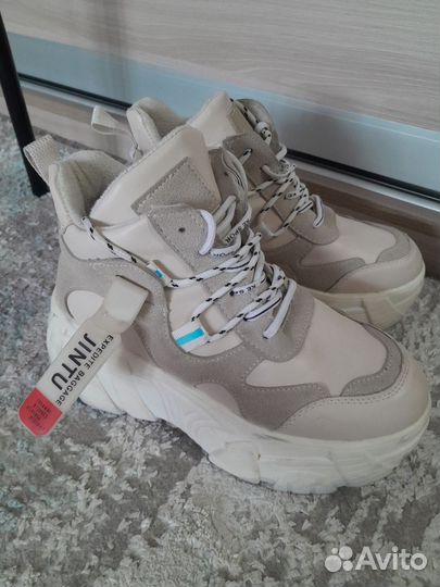 Кроссовки женские демисезонные 39