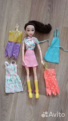 Кукла с набором одежды