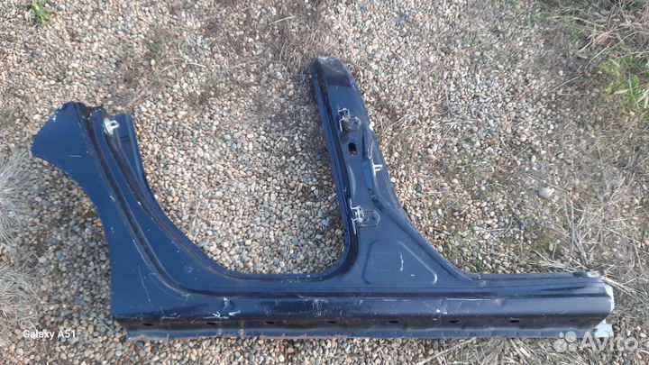 Правый порог Mazda 3 BL