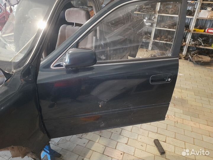 Дверь на toyota camry 10