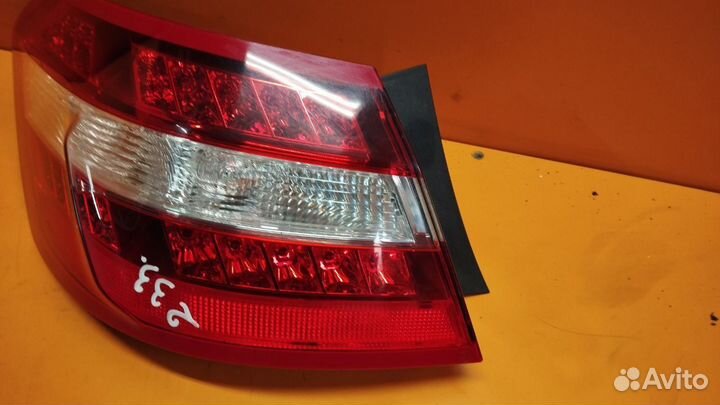 Фонарь задний левый Mercedes-Benz E-Class
