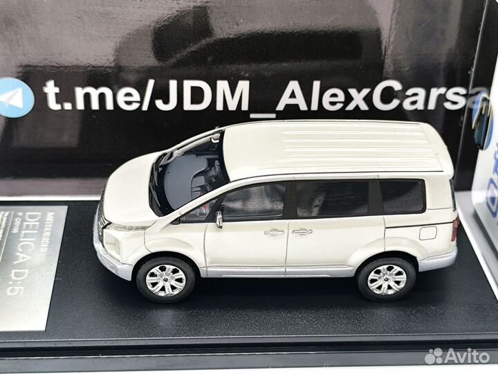 Mitsubishi Delica D:5 1:43 коллекционная модель