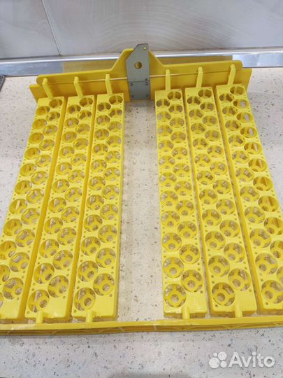 Автоматический лоток для инкубатора