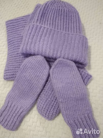 Вязаный комплект шапка, шарф, варежки