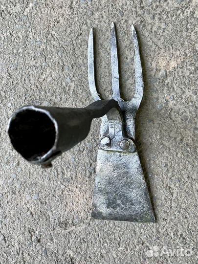 Кованная мотыга