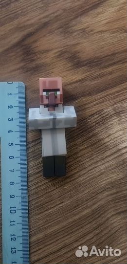 Фигурка житель Майнкрафта