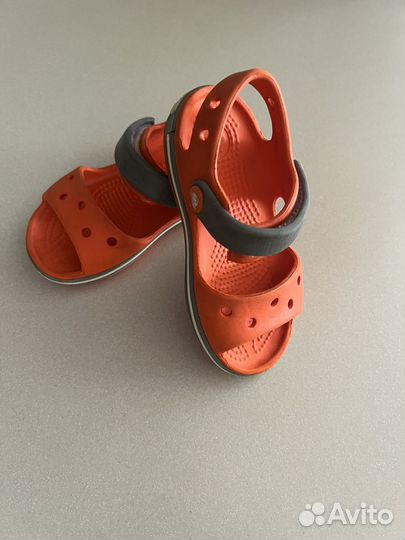 Сандали crocs