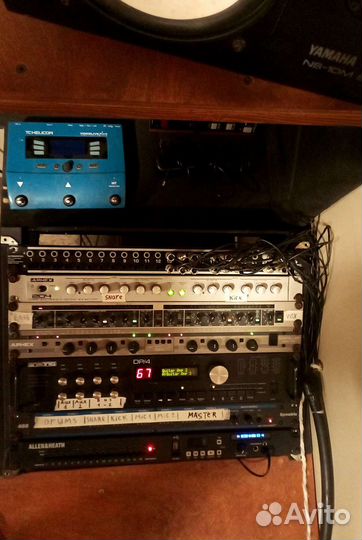 Студийное музыкальное оборудование