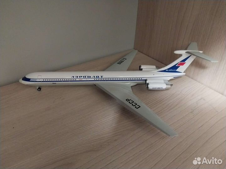 Модель самолета ил 62 Аэрофлот 1:200