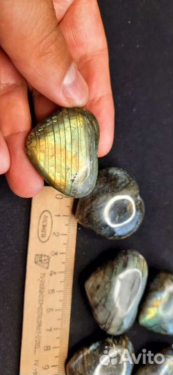 Камень лабрадор