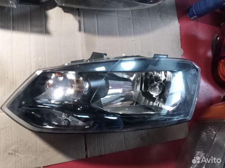 Фара галоген левая Volkswagen Polo V 2009-2013