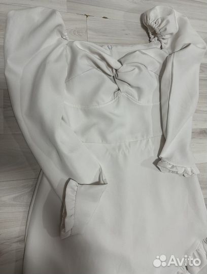 Платье белое 44 размер