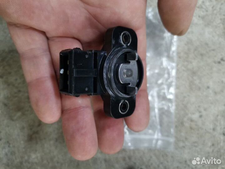 Датчик положения дроссельной заслонки Hyundai