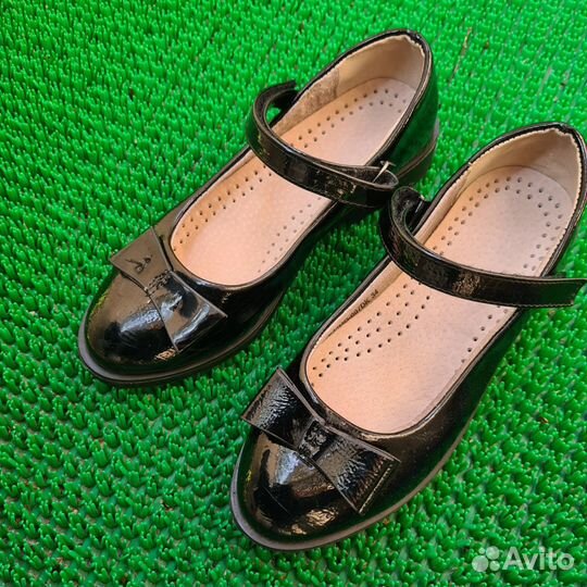 Туфли чёрные лакированные