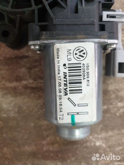 Стеклоподъёмник задний левый Volkswagen Polo 5