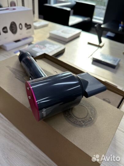 Фен Dyson Supersonic