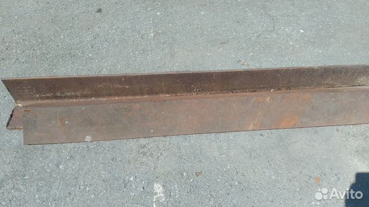 Уголок металлический бу