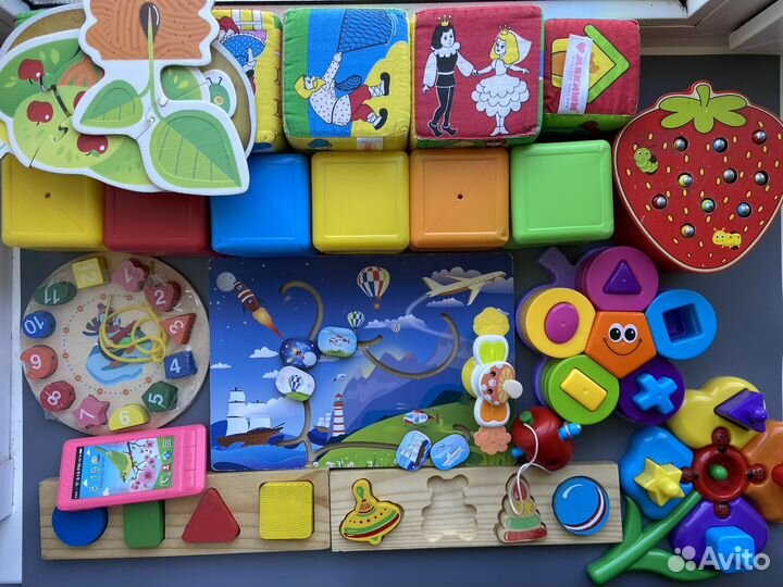 Развивающие игрушки для малышей(коробка)
