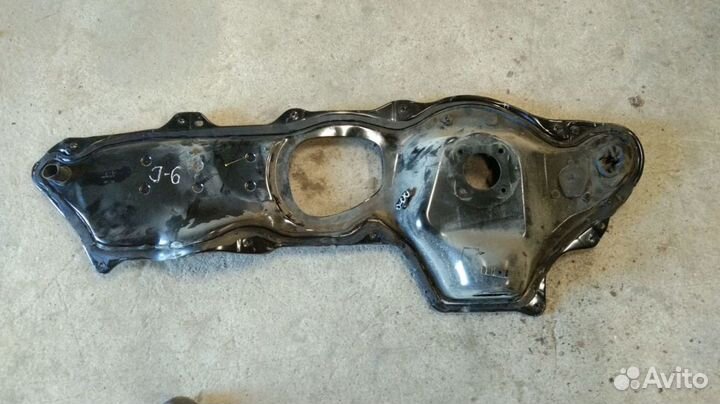 Щит моторный Volkswagen Jetta