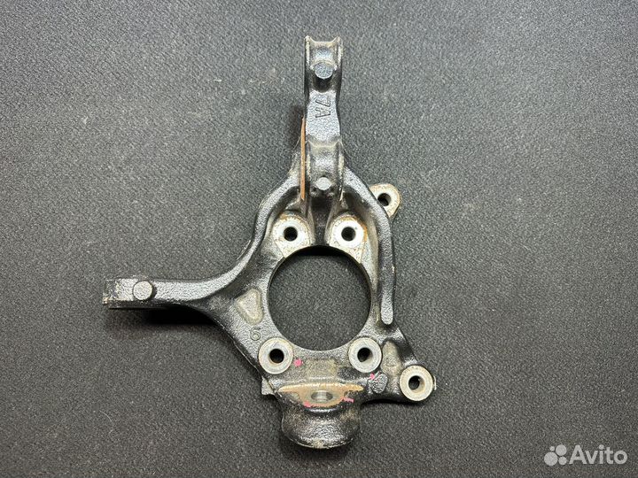 Поворотный кулак левый Lexus ES7