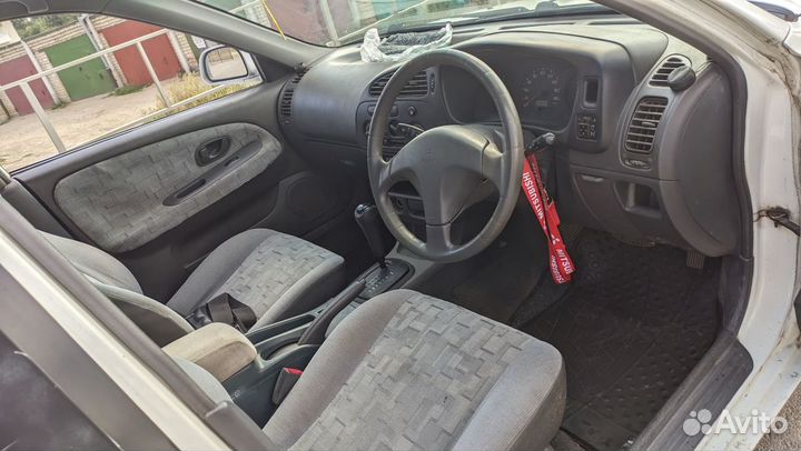 Mitsubishi Mirage 1.5 AT, 2000, 320 000 км