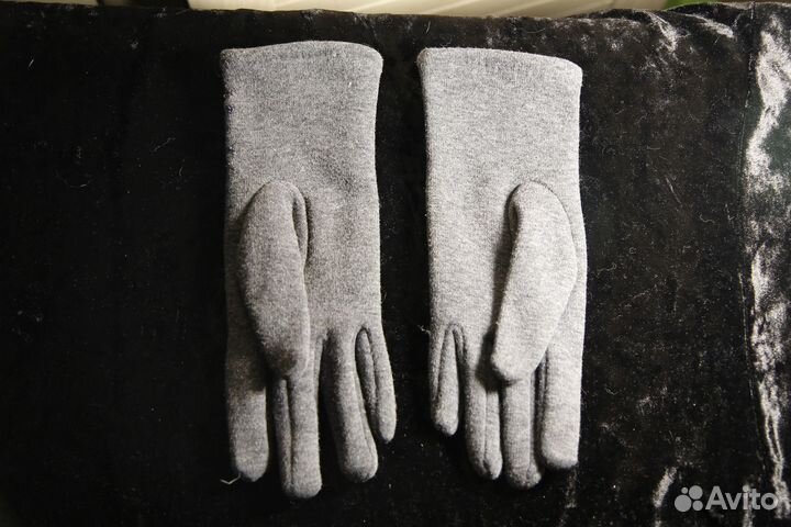 Перчатки женские, тёплые и новые