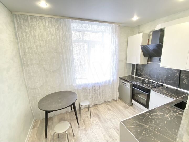 3-к. квартира, 90 м², 3/5 эт.