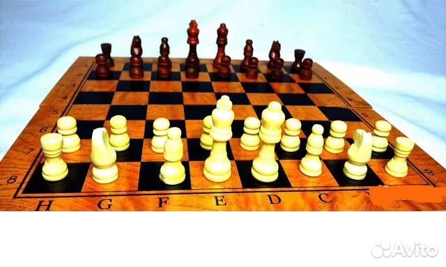 Шахматы нарды шашки из дерева новые разные