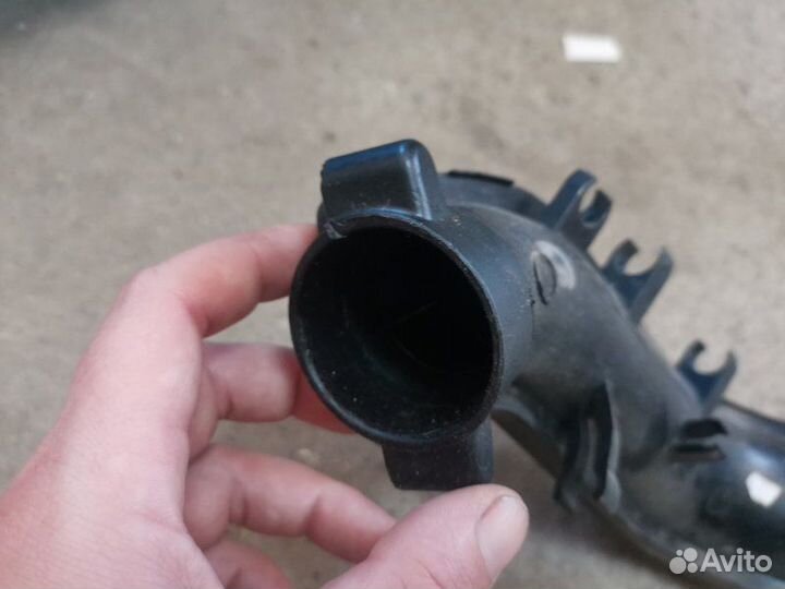 Патрубок дроссельной заслонки Volkswagen Tiguan