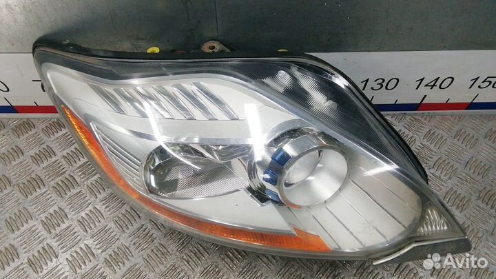 Фара правая Ford Kuga 2009