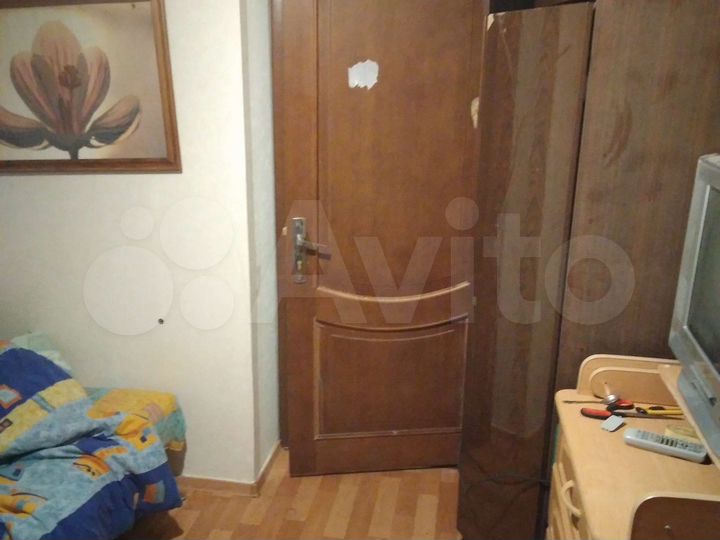 Комната 10 м² в 5-к., 1/14 эт.