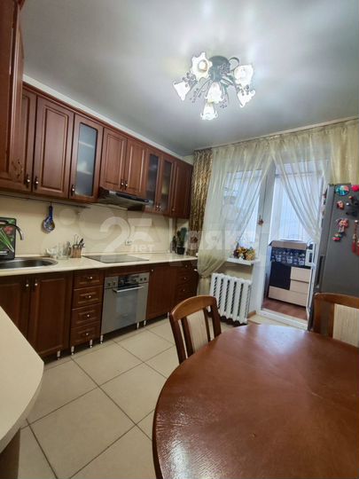 2-к. квартира, 52 м², 1/9 эт.