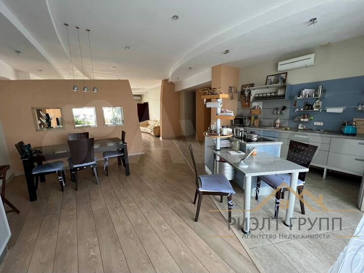 4-к. квартира, 185 м², 4/9 эт.