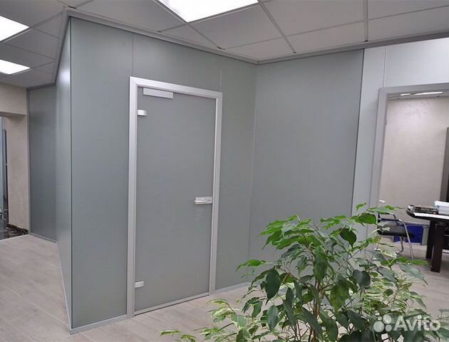 Стеклянные двери в офис