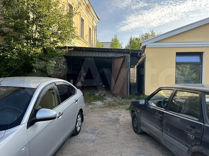 Гараж, > 30 м²