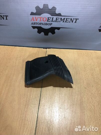 Патрубок воздушного фильтра Форд Фокус 2