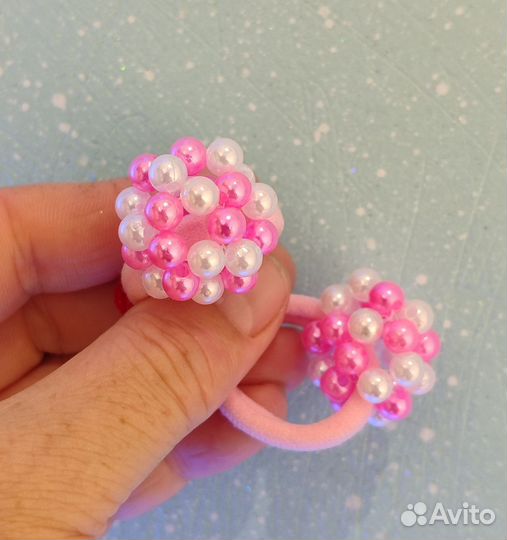 Резинка для волос с бусинами
