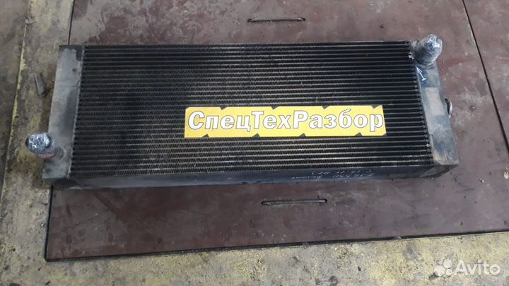 Радиатор водяной экскаватора JCB JS330LC