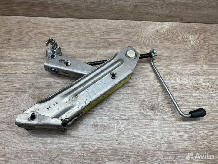 Домкрат штатный Volkswagen Golf 4 Арт. 77513