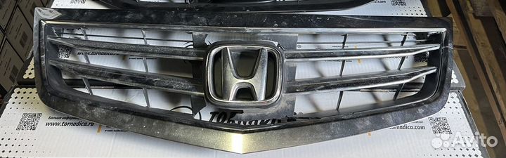 Решетка радиатора Honda Accord 8