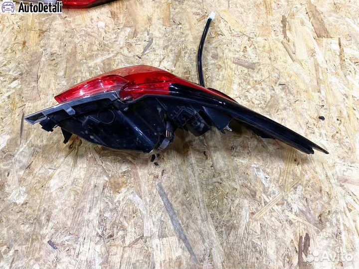 Фонарь задний правый Тайота Корола е210