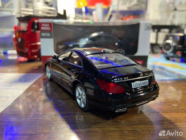 Mercedes Benz cls 63 amg 1:32