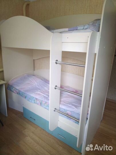 Двухъярусная кровать
