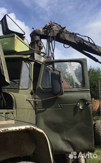 Урал 375 с КМУ, 1980