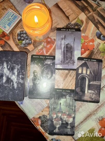 Гадание расклад на картах Таро, уборка на кладбище